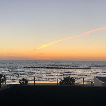 Beach Front Rooftop Apartment Tel Aviv Exterior photo